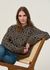Pull à motif léopard en laine bio | marron "diliriaa leopaa - walnut cream" - Armedangels