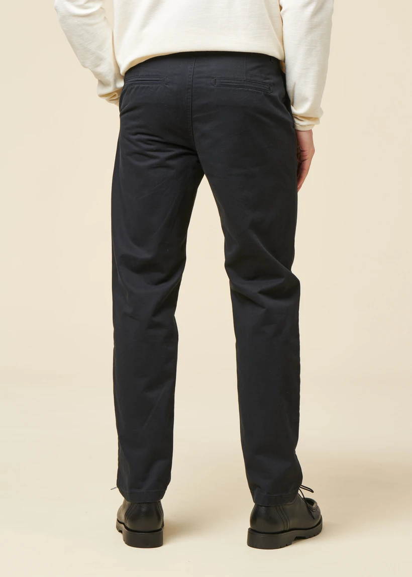 Chino en sergé de coton bio | noir "chuck regular twill poplin pants black jet" - Knowledge Cotton Apparel