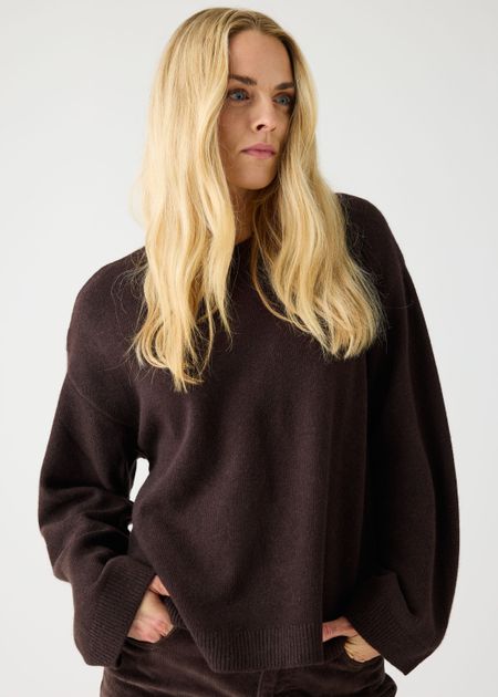Pull ample marron en laine bio | marron "lambswool crew neck knit - chocolate torte" - Knowledge Cotton Apparel