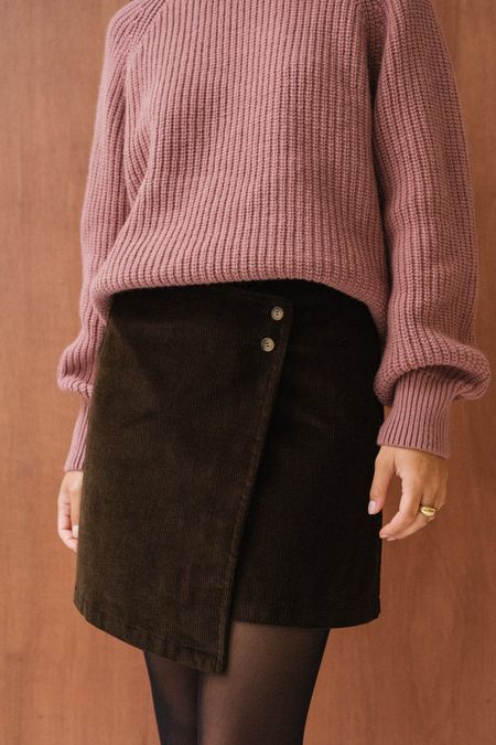 Jupe portefeuille velours en coton bio | chocolat "rosalind" - Bonjour Demain