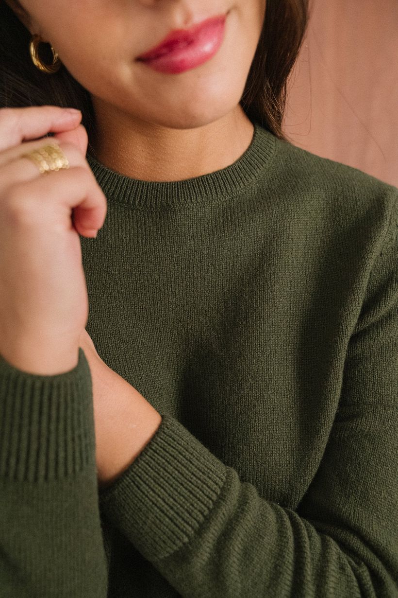 Pull en laine mérinos recyclée | olive - WeDressFair Essentiels