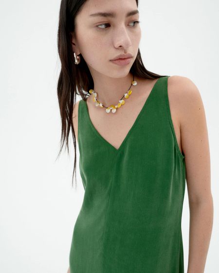 Robe longue en cupro | vert "dill sade dress - green" - Thinking Mu