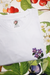 T-shirt blanc brodé en coton bio - violettes blanc - Johnny Romance - 1