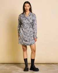 Robe portefeuille en cupro et ecovero | imprimé "ofelia nervous print black"