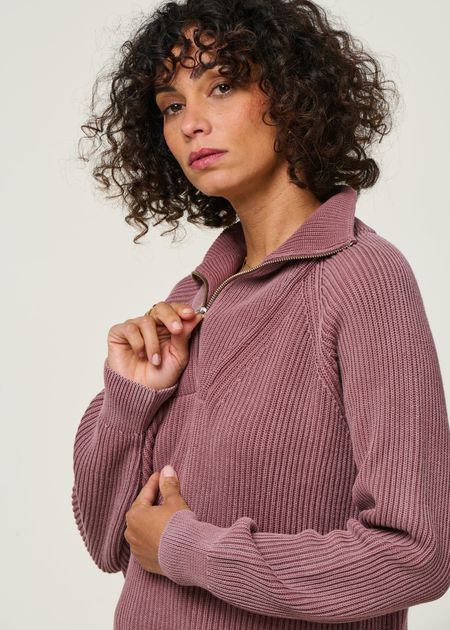 Pull col zippé en coton bio | rose "ronyiaas gmt dye - dark berry" - Armedangels
