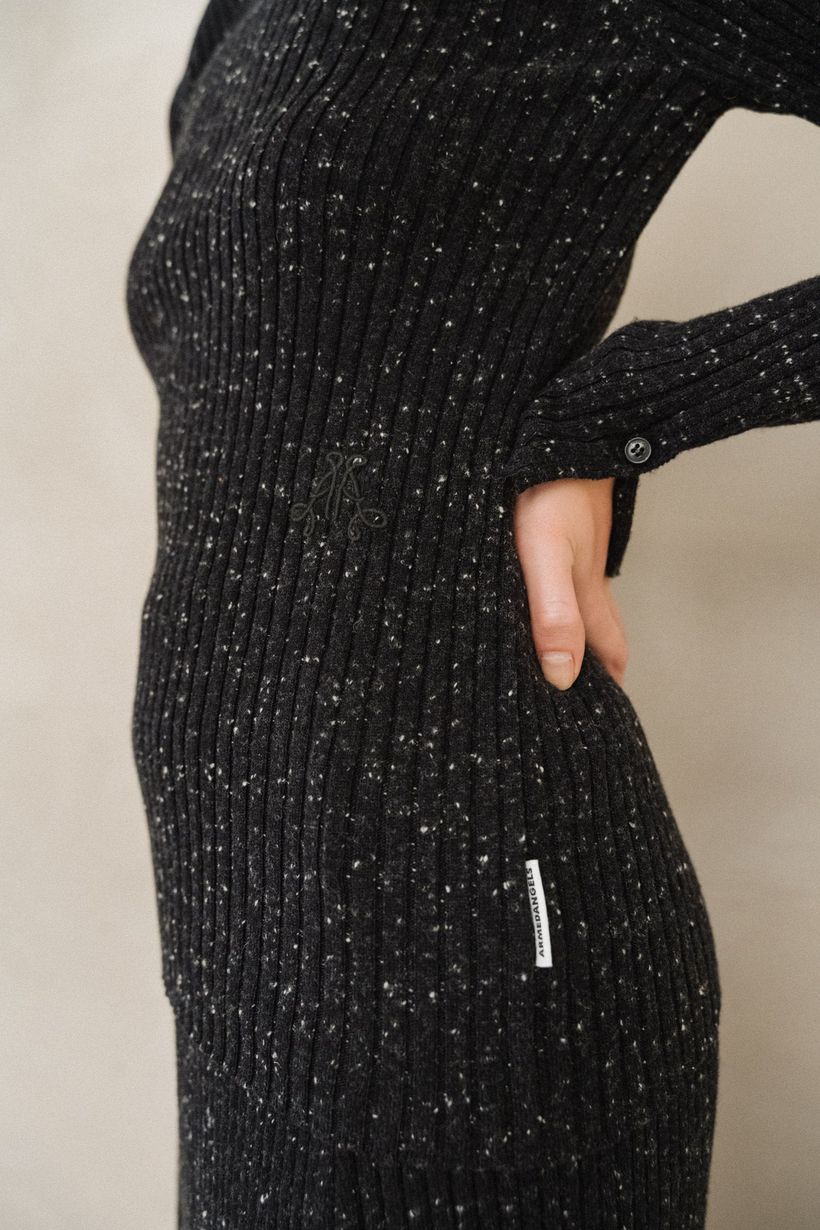 Pull côtelé en coton bio et laine | noir "alaania tweed - black-oatmilk" - Armedangels