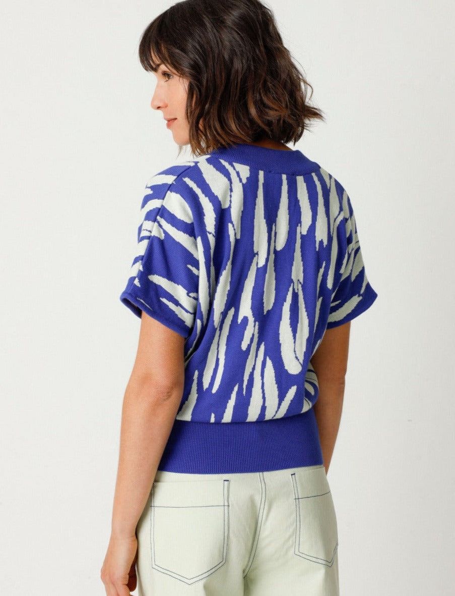 Pull manches courtes en tricot de coton bio bleu et blanc