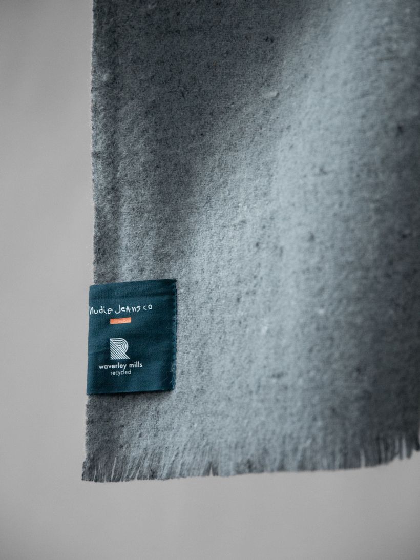 Couverture en laine et denim recyclé | gris "ture nj x wm recycled blanket - multi" - Nudie Jeans