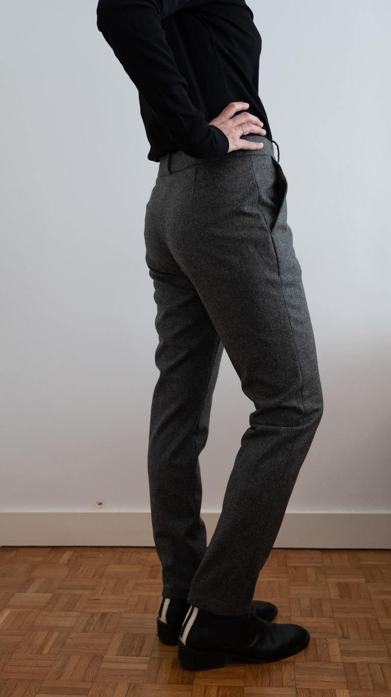 LE PARFAIT pantalon en flanelle grise by The Greenimalist