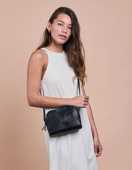 Sac à main bandoulière en cuir certifié | noir "emily leather strap black stromboli leather" - O My Bag