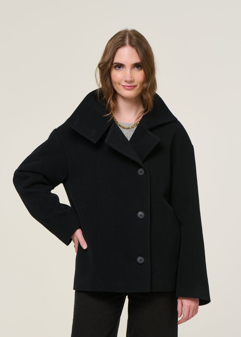 Manteau court en laine bio | noir "majelaa wool - black" - Armedangels