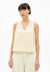 Top broderie anglaise en coton bio | écru "yalinaa broidery - summer hay" - Armedangels
