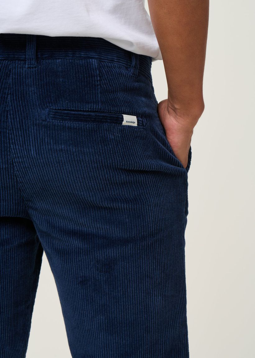 Chino droit en velours côtelé | bleu "chuck corduroy pants - night sky" - Knowledge Cotton Apparel