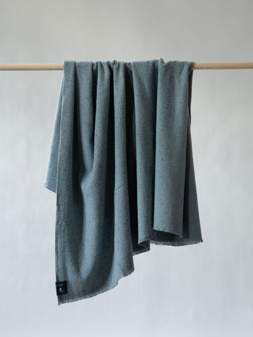 Couverture en laine et denim recyclé | gris "ture nj x wm recycled blanket - multi" - Nudie Jeans