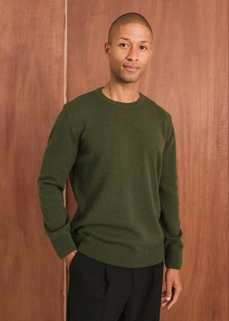 Pull en laine mérinos recyclée | olive - WeDressFair Essentiels