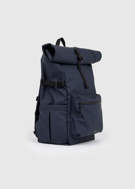 Sac à dos 34l en matière recyclée | bleu foncé "stream rolltop backpack l - navy" - Sandqvist