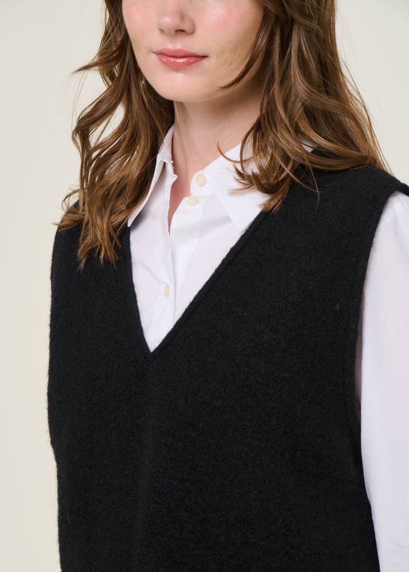 Pull sans manches en laine et coton bio | anthracite "cropped vest wool-blend - soft black" - Rotholz