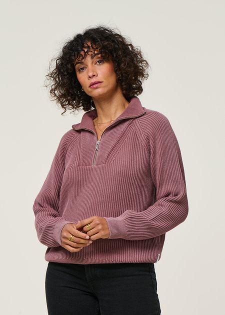 Pull col zippé en coton bio | rose "ronyiaas gmt dye - dark berry" - Armedangels