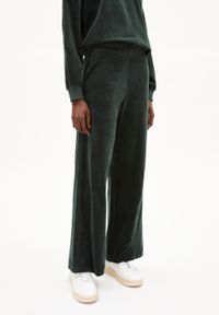 Pantalon ample en velours vert foncé en coton bio - asteyaa dark scarab