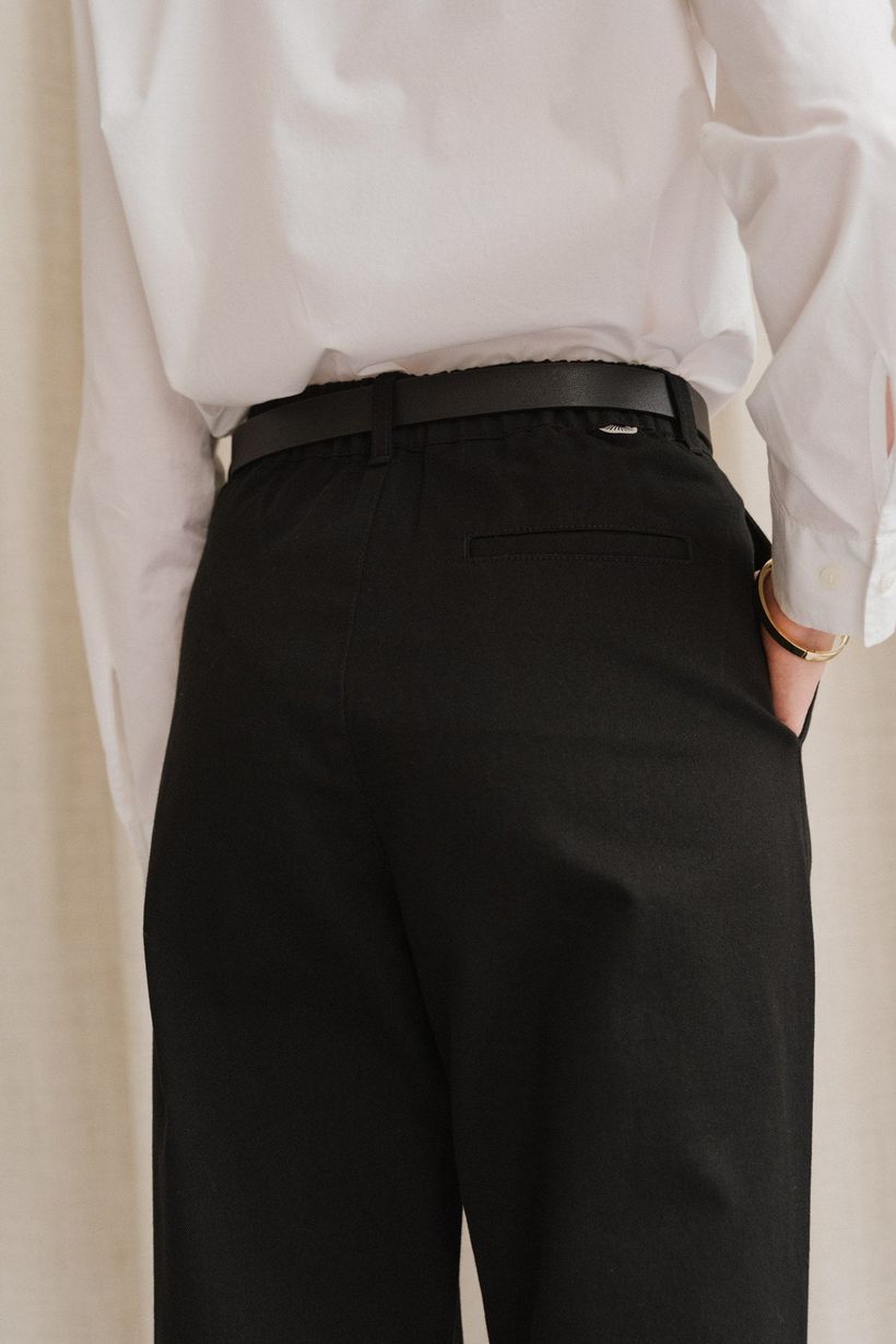 Pantalon droit à pinces en coton bio | noir "black rina pants" - Thinking Mu