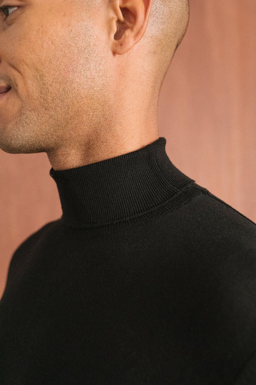 Pull col roulé en coton bio | noir - WeDressFair Essentiels
