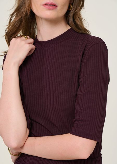 T-shirt côtelé en tencel | aubergine "nina - cherry lacquer" - Jan'n June
