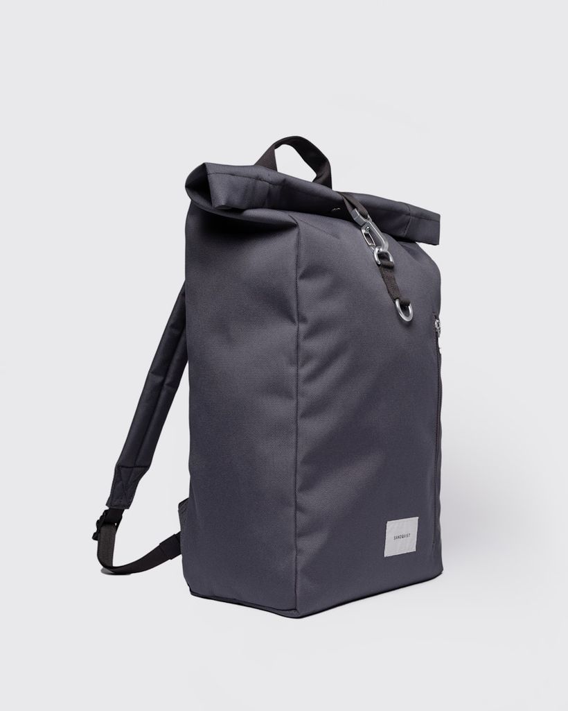Sac à dos 19l en matière recyclée | noir "ground rolltop backpack l - asphalt with black webbing" - Sandqvist
