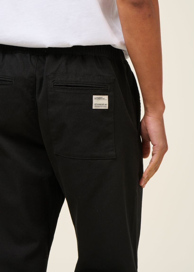 Pantalon droit en coton bio | noir "black travel pants" - Thinking Mu