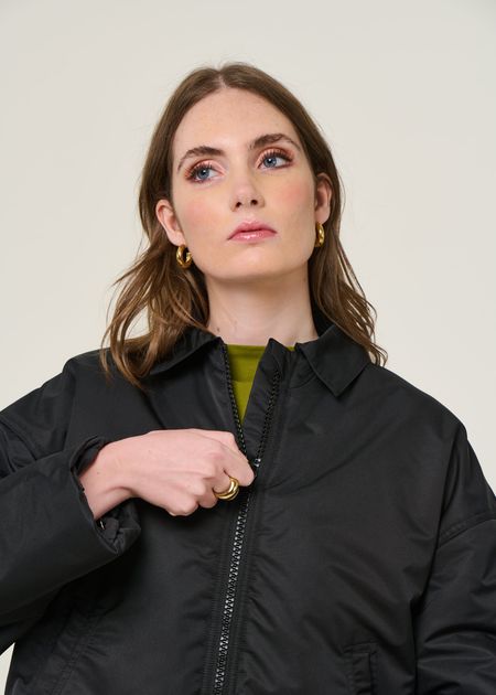 Blouson en matières recyclées | noir "dusk - black" - Jan'n June