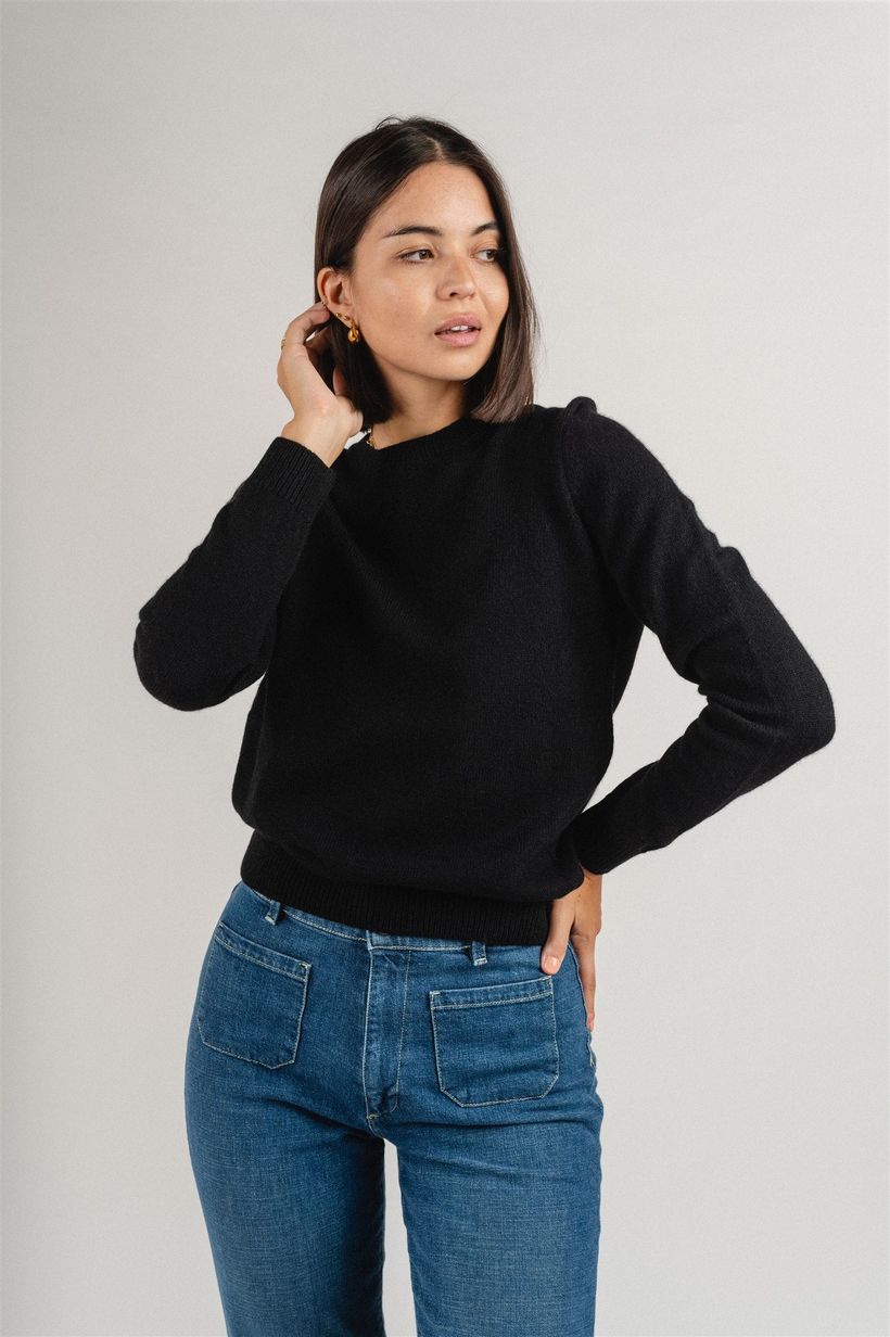 Pull col rond noir en laine mérinos recyclée - deep black - Colorful Standard
