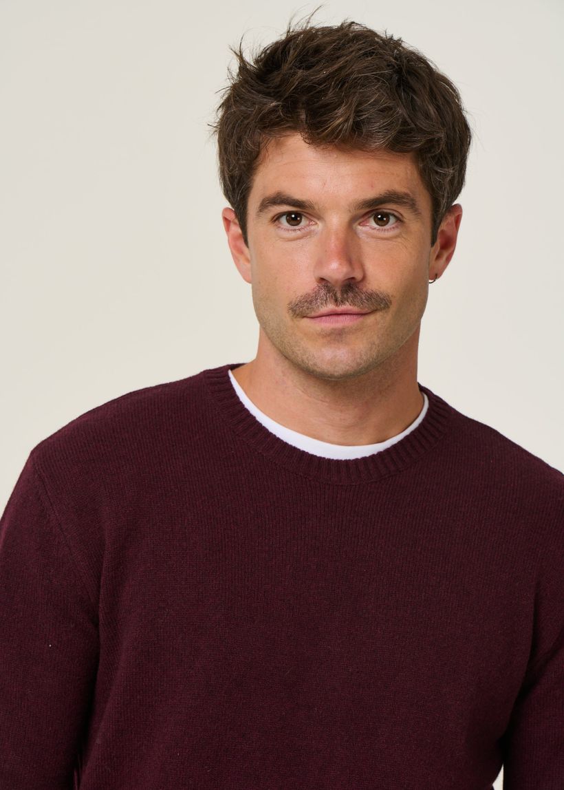 Pull col rond bordeaux en laine mérinos recyclée - oxblood red - Colorful Standard