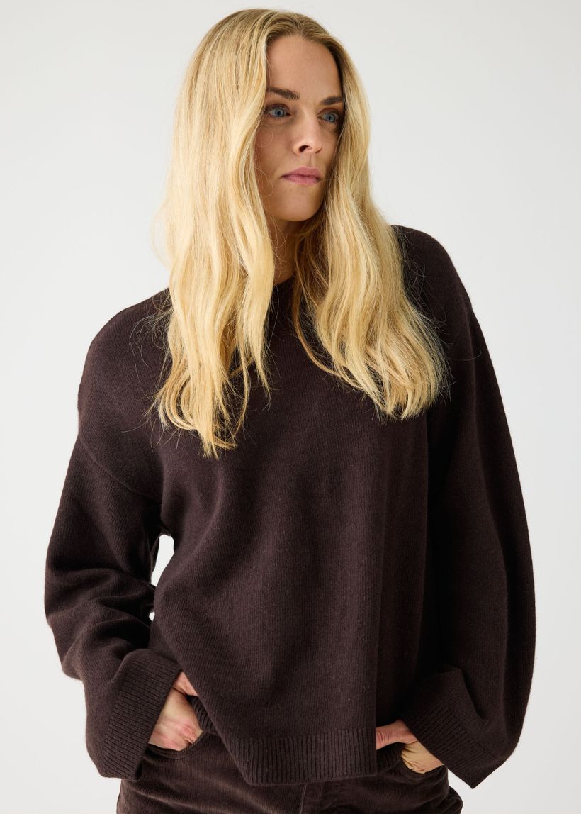 Pull ample marron en laine bio | marron "lambswool crew neck knit - chocolate torte" - Knowledge Cotton Apparel