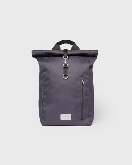 Sac à dos 19l en matière recyclée | noir "ground rolltop backpack l - asphalt with black webbing" - Sandqvist