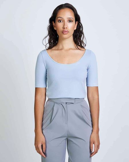 T-shirt bleu clair en coton bio - scoop