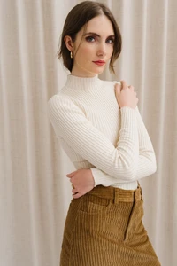 Sous-pull côtelé en coton bio | beige "alaania oatmilk"