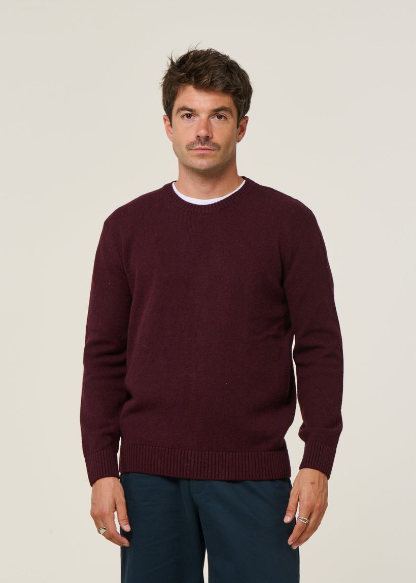 Pull col rond bordeaux en laine mérinos recyclée - oxblood red - Colorful Standard