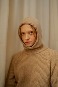 Cagoule en matières recyclées | camel "knit hood oatmeal"