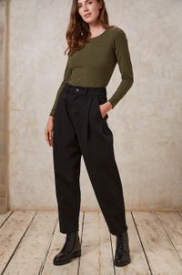 Jean ample fuselé noir en coton bio - alexis tapered trousers black