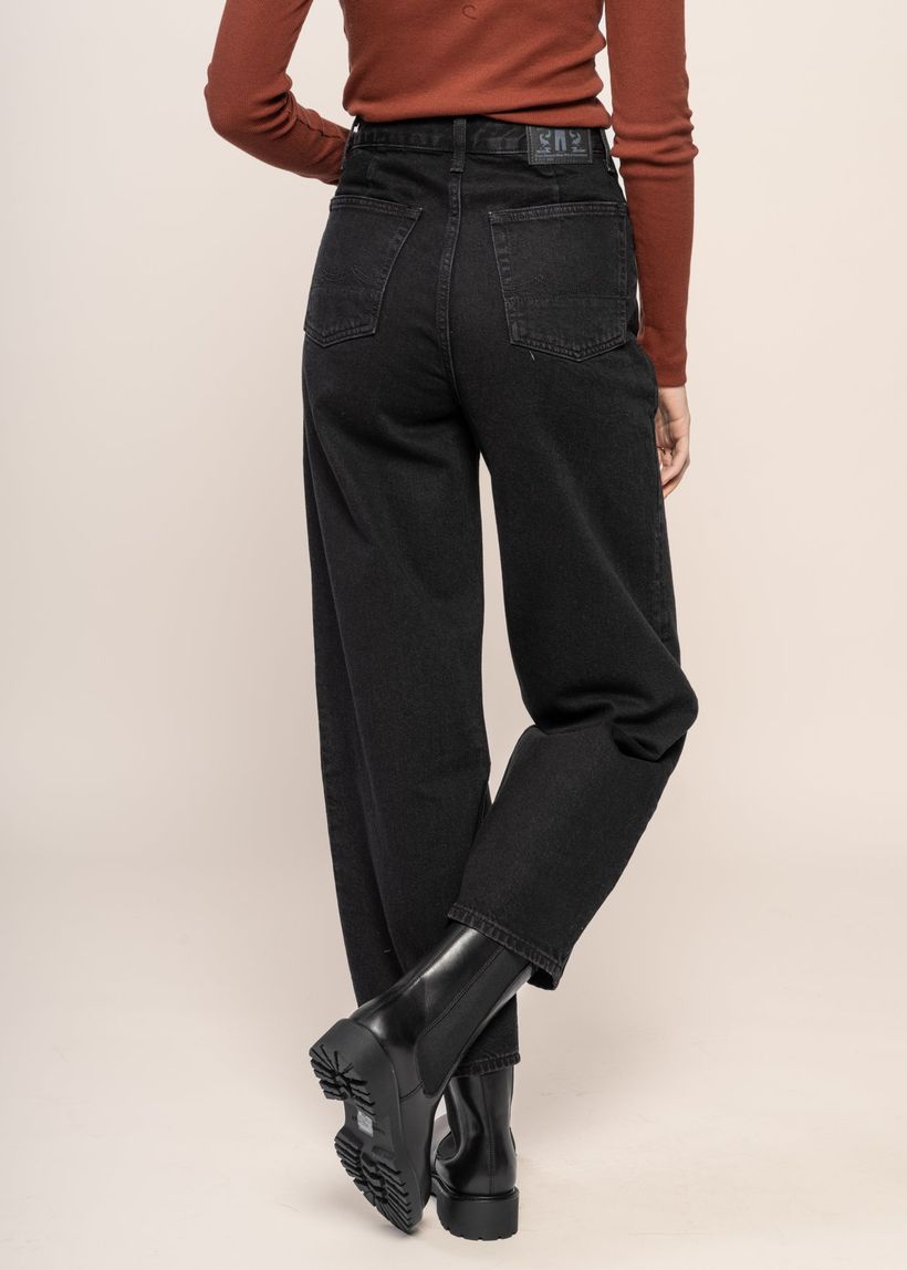 Jean ballon en coton recyclé | noir "leila cropped - holo black used" - Kings of Indigo