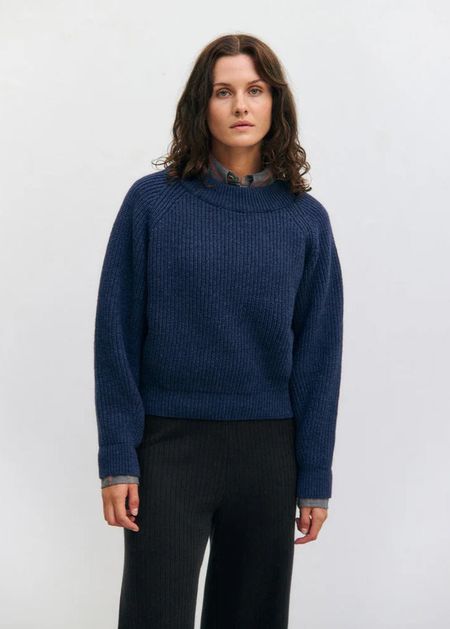 Pull en laine recyclée | bleu "cropped knit sweater wool-blend - blue melange" - Rotholz