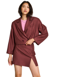 Blazer court marsala en ecovero - cropped blazer tulia marsala