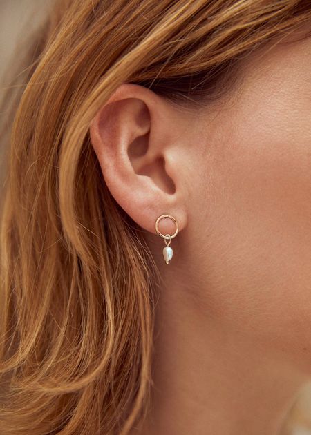 Boucles d'oreilles en or recyclé avec perle 9ct - minimal pearl studs