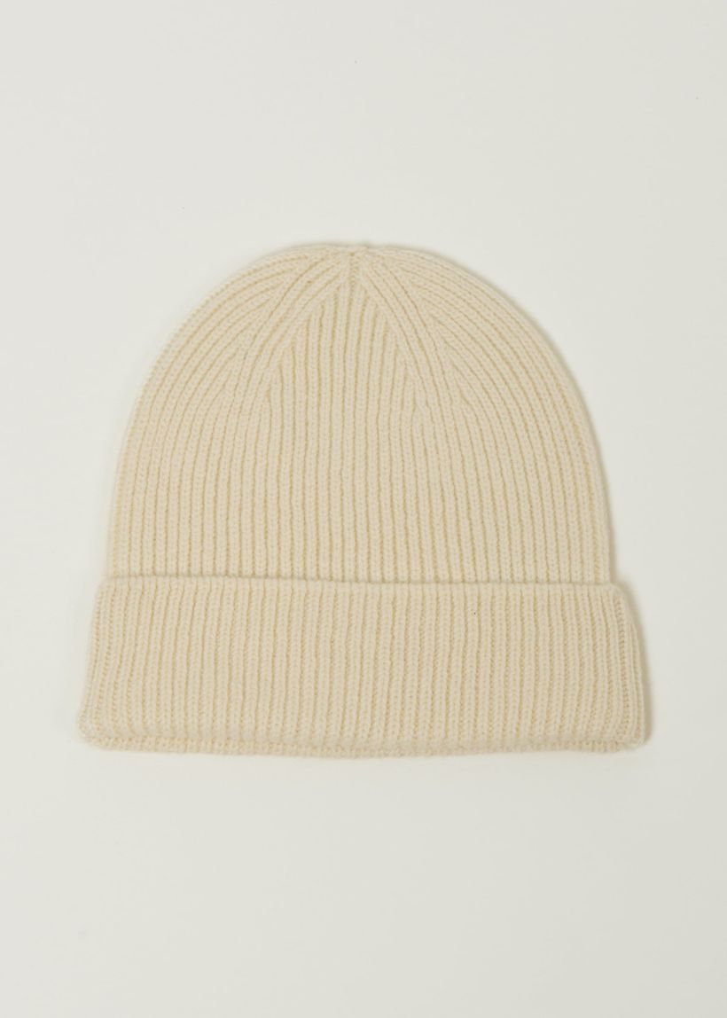 Le bonnet en laine mérinos recyclée | écru - WeDressFair Essentiels