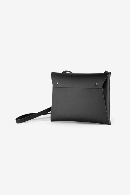Sac pochette noir en cuir recyclé - crossbody organizer